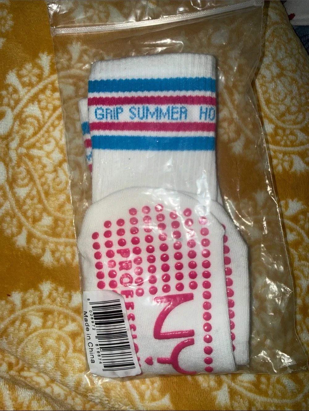 🆕 NYX Professional Makeup Hot Grip Summer Crew Grip Socks 🧦
